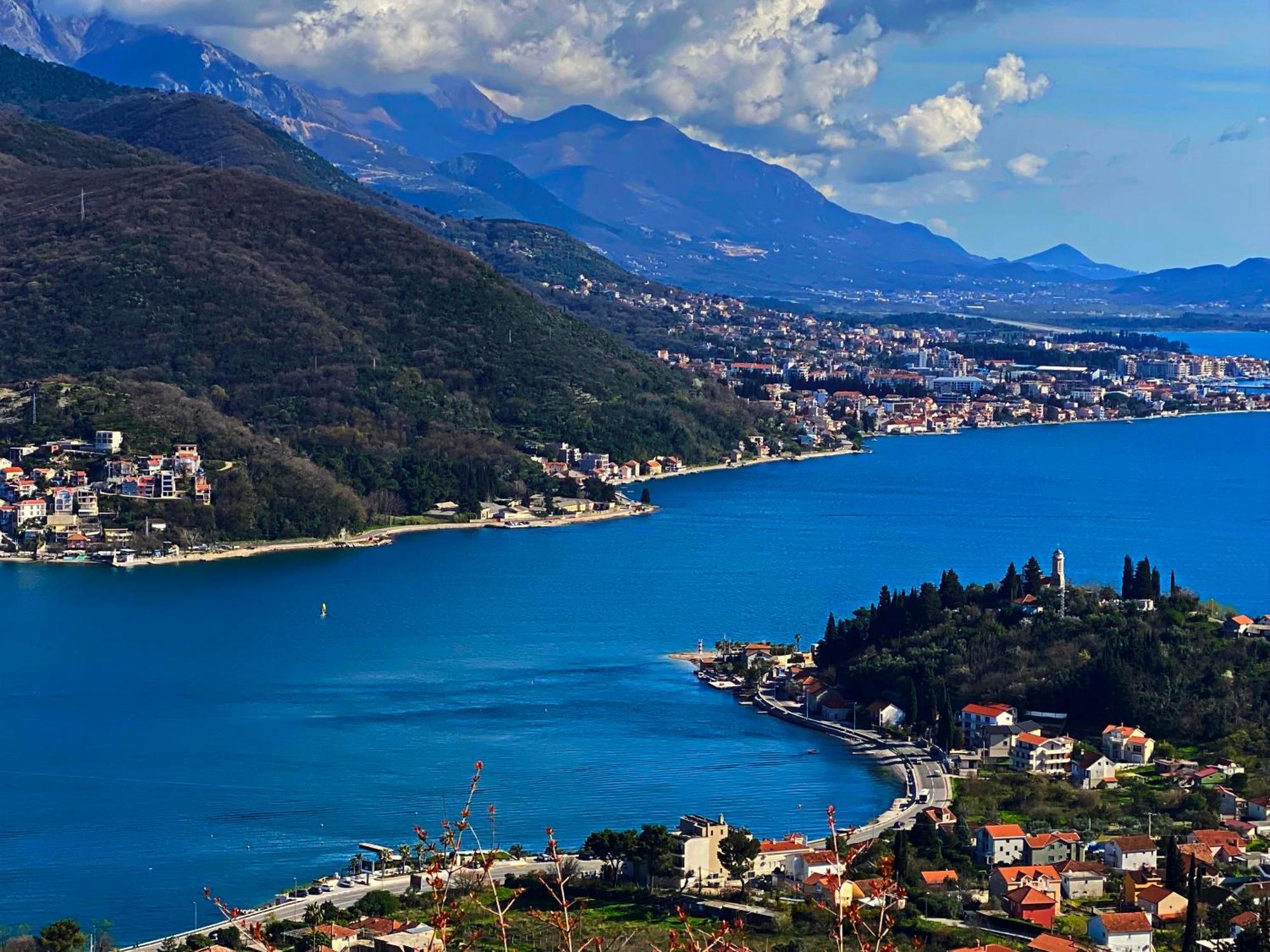 Apartment Sova Tivat Bagian luar foto