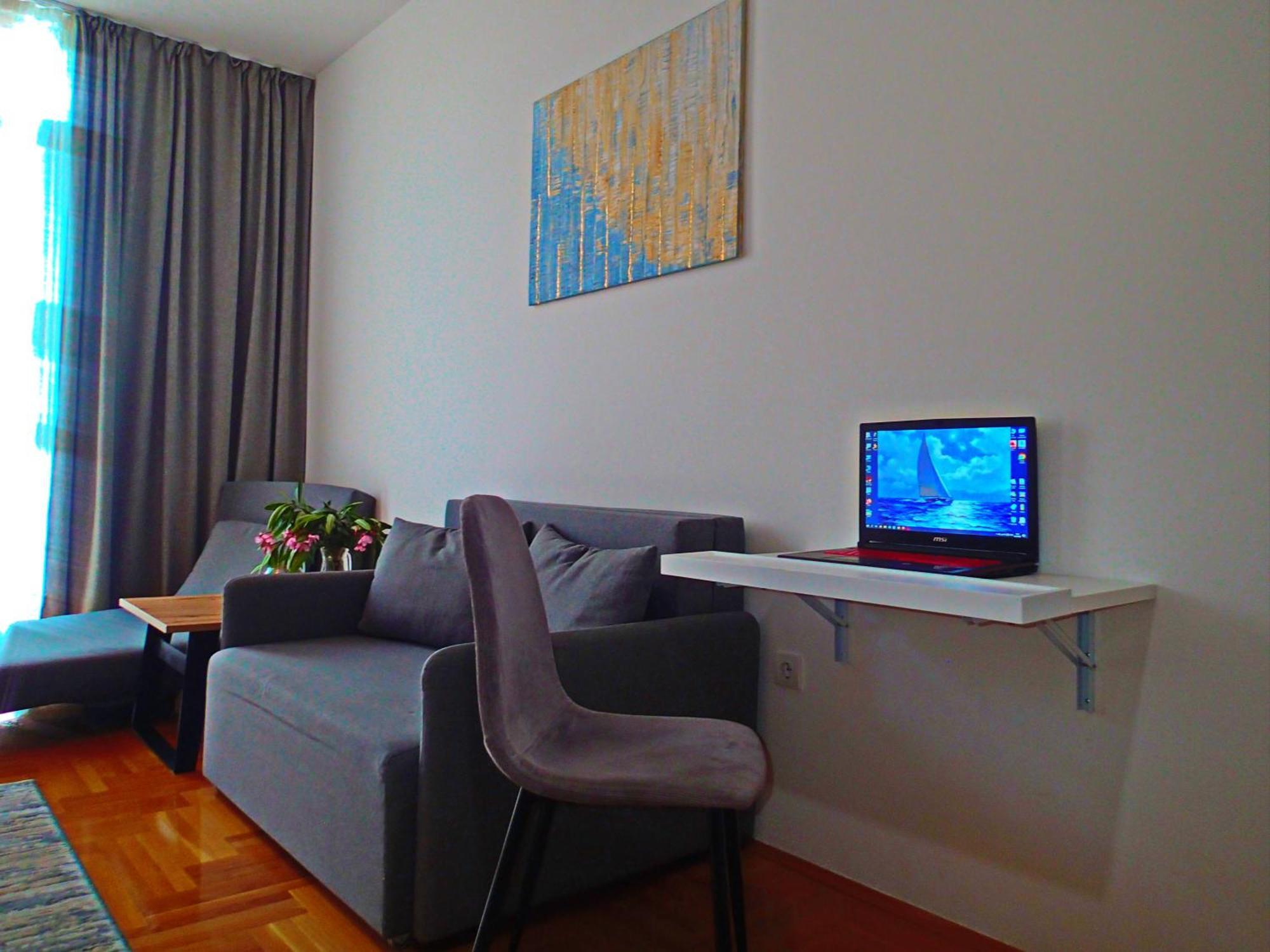 Apartment Sova Tivat Bagian luar foto