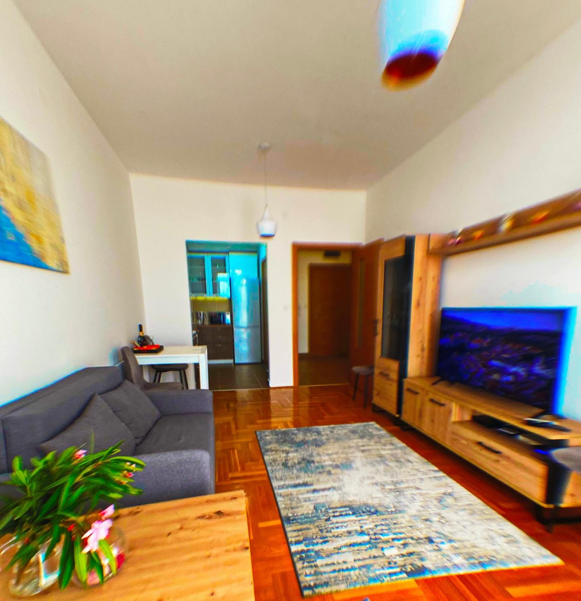 Apartment Sova Tivat Bagian luar foto