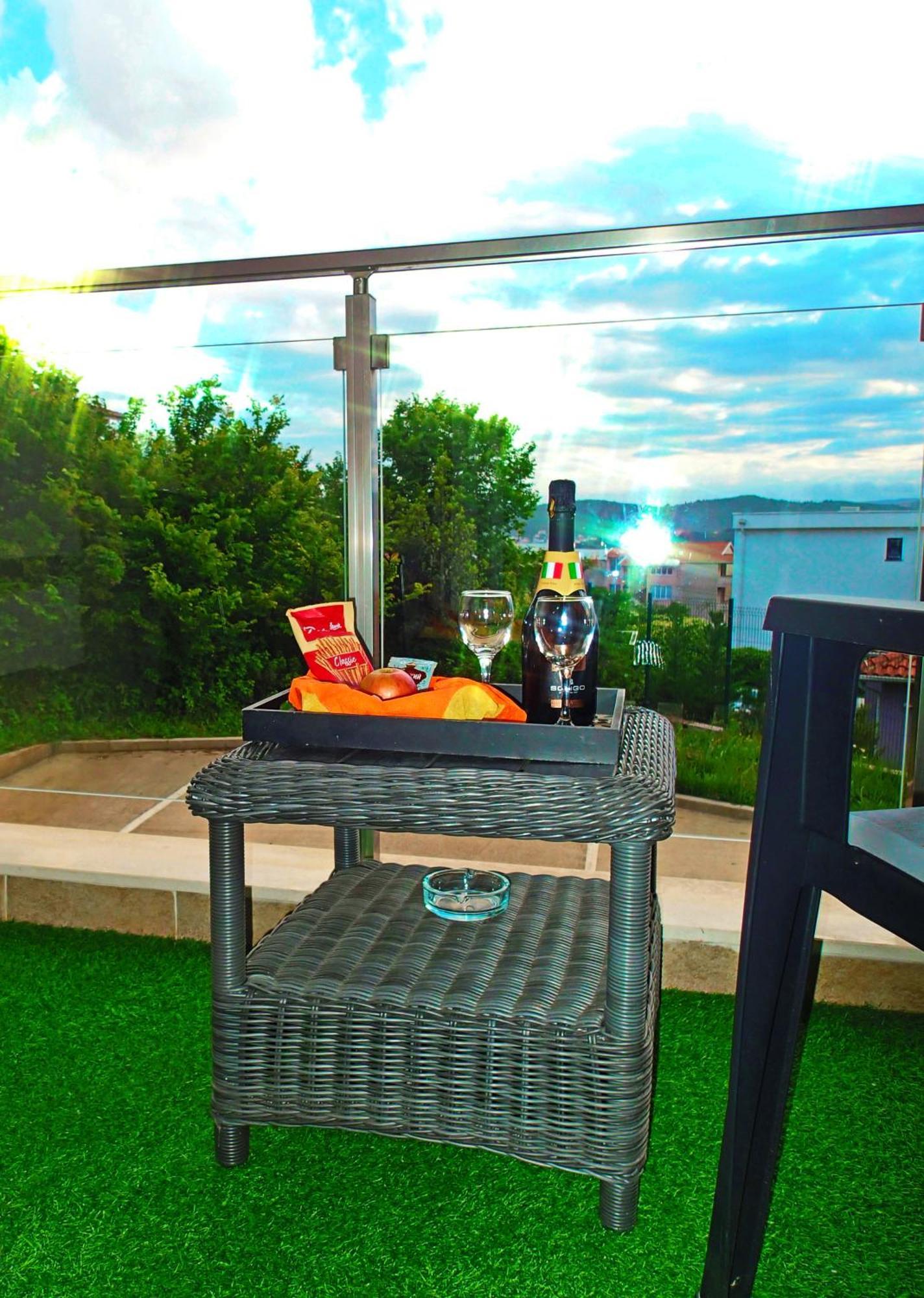 Apartment Sova Tivat Bagian luar foto