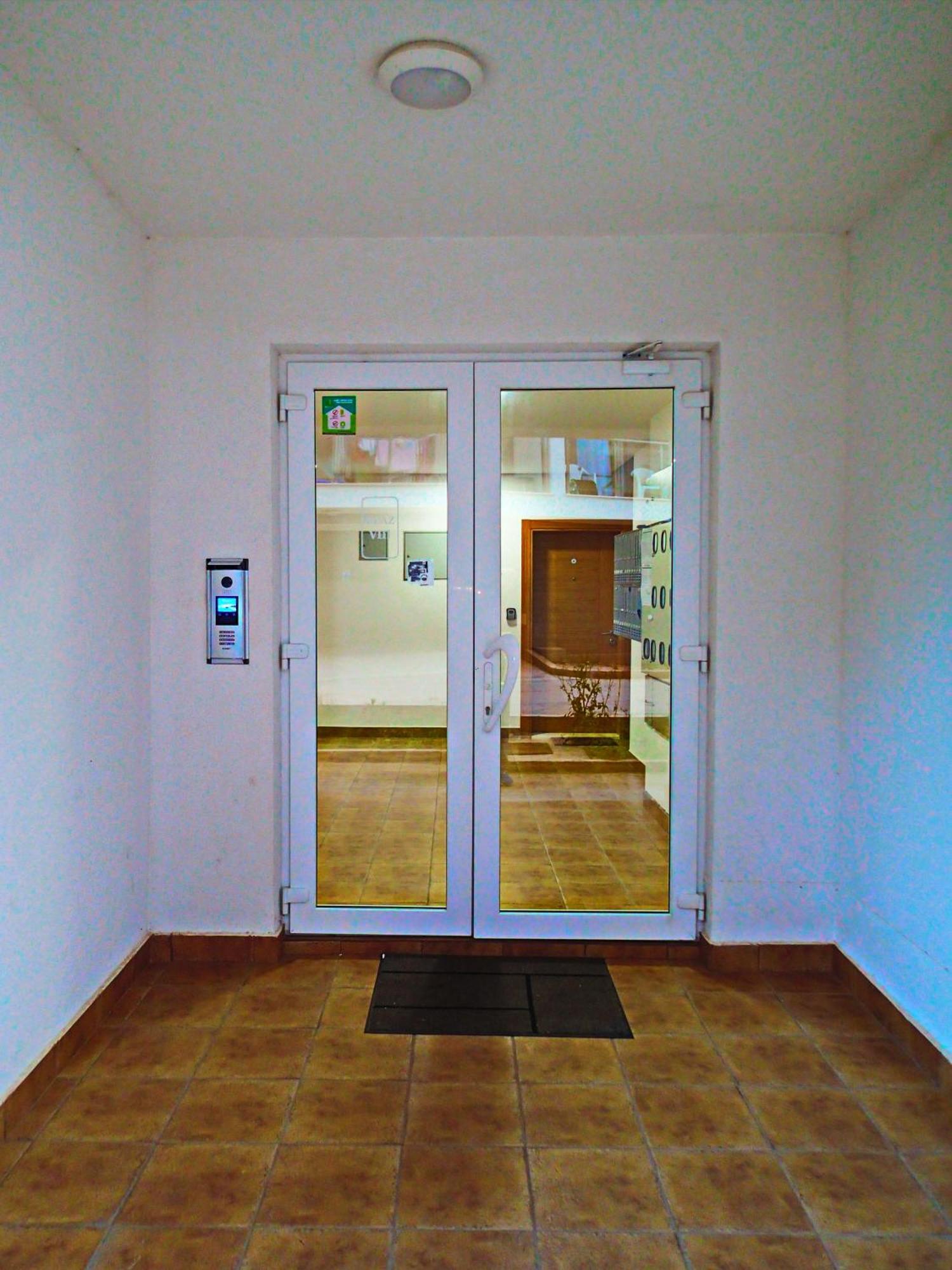 Apartment Sova Tivat Bagian luar foto